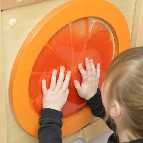 Drewniana tablica edukacyjna – sensoryczna pomarańcza Montessori