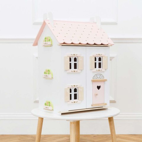 Drewniany domek dla lalek Rose Heart – urocza zabawka dla dzieci Drewniany domek dla lalek Rose Heart – urocza zabawka dla dzieci